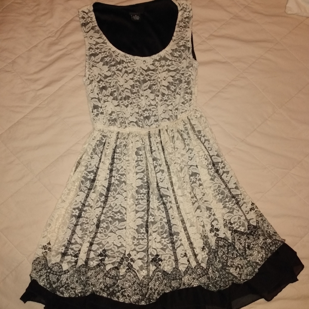 Rue21 lacy dress Medium